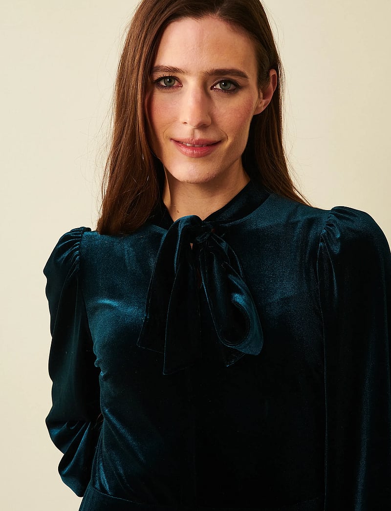 Jumperfabriken - Juno Dress - pidulikud kleidid - darkgreen - 4