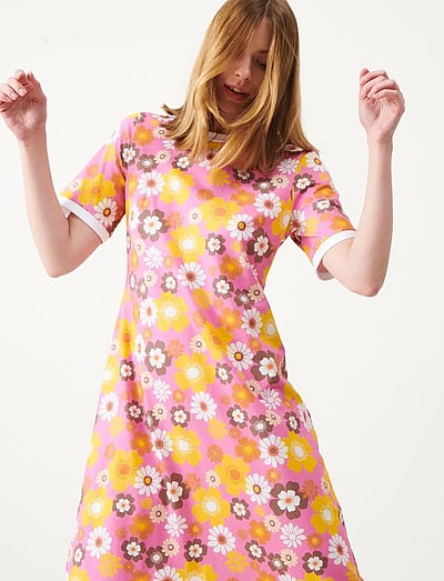 Pink Summer Dresses special offers for women at Boozt.com Pink Summer Dresses special offers for women at Boozt.com