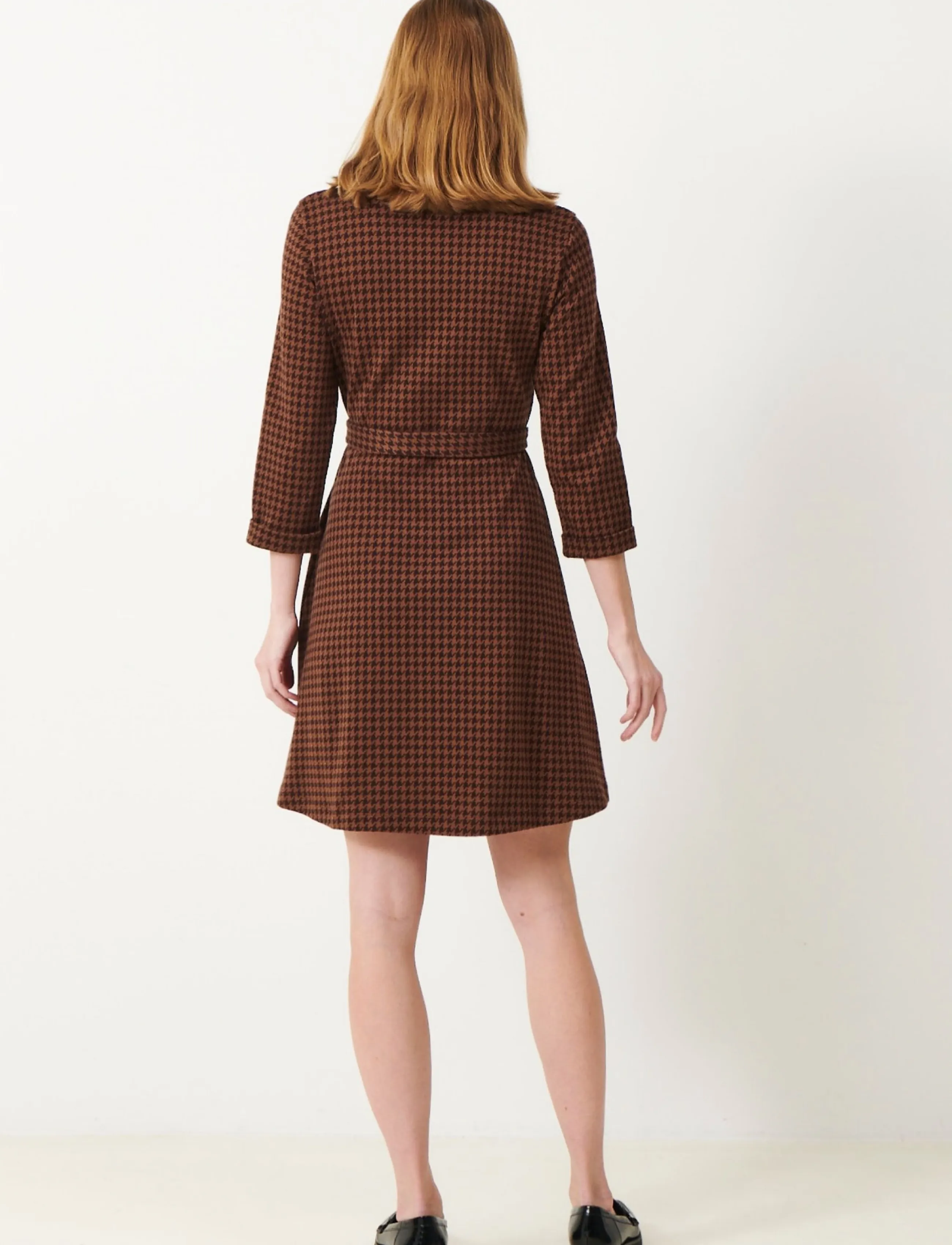 Jumperfabriken - Tea Dress Houndstooth - brown - 3