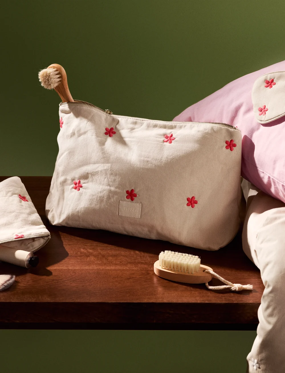 Juna - Daisy Nola Makeup bag 23x5x15 cm sand/red - makeup bags - sand/red - 3