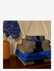 Juna - Check Towel 70x140 cm dark blue/sand - alhaisimmat hinnat - dark blue/sand - 4
