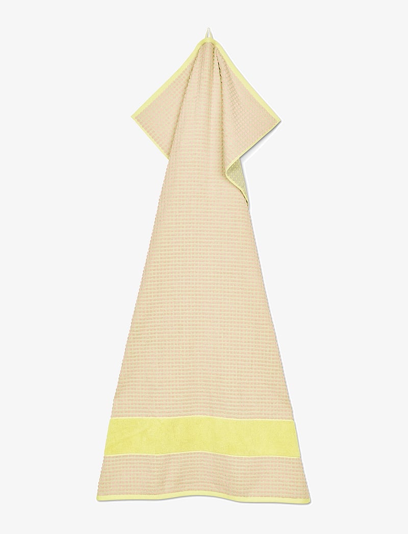Juna - Check Towel 70x140 cm yellow/pink - kylpypyyhkeet - yellow/pink - 1