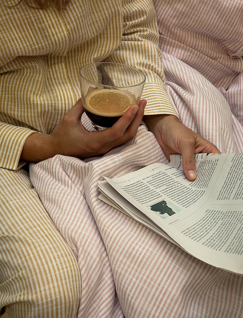 Juna - Monochrome Lines Sengetøj 140x200 cm DK - køb efter pris - rose/white - 3