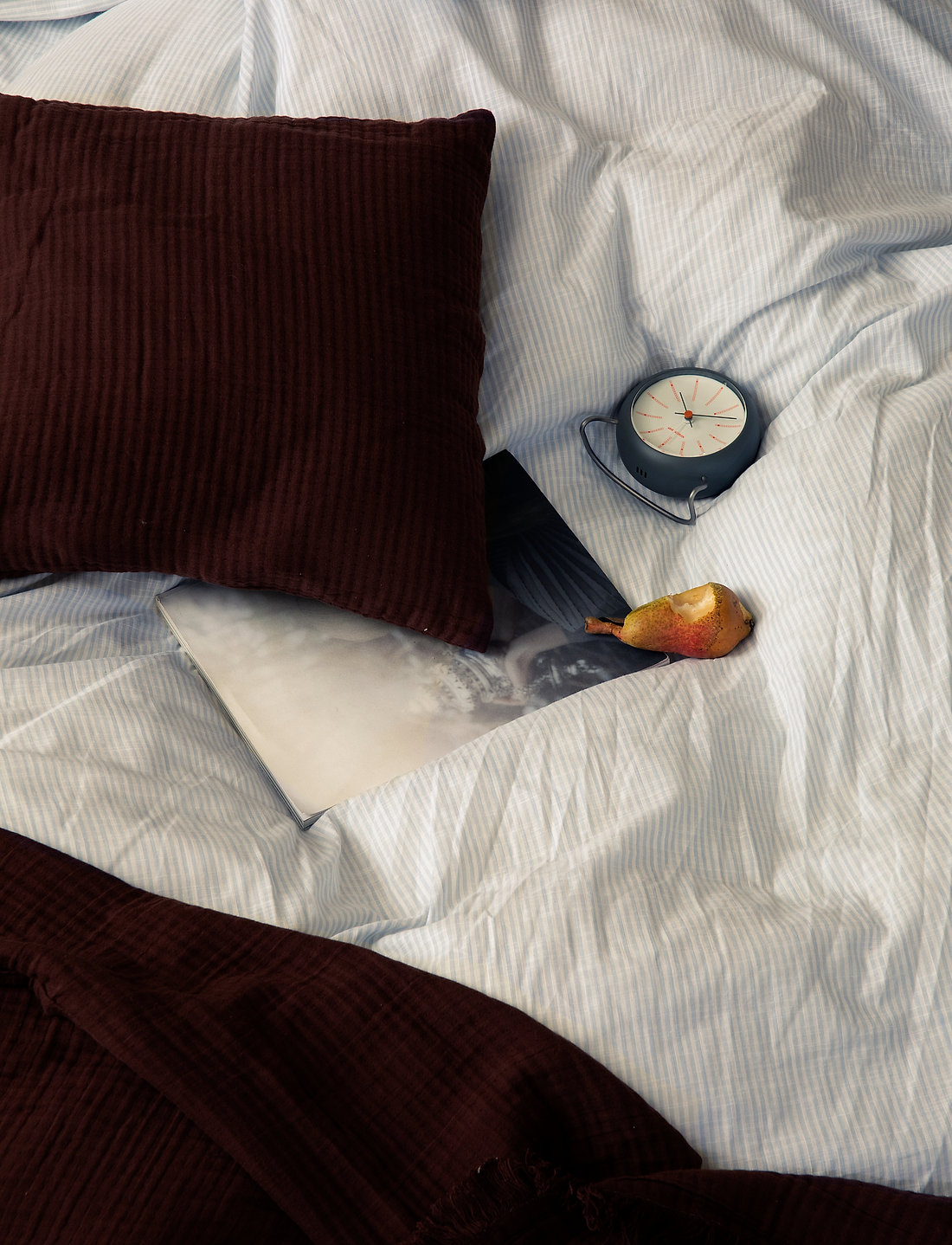 Juna - Monochrome Lines Sengetøj 200x220 cm DK - køb efter pris - light blue/white - 1