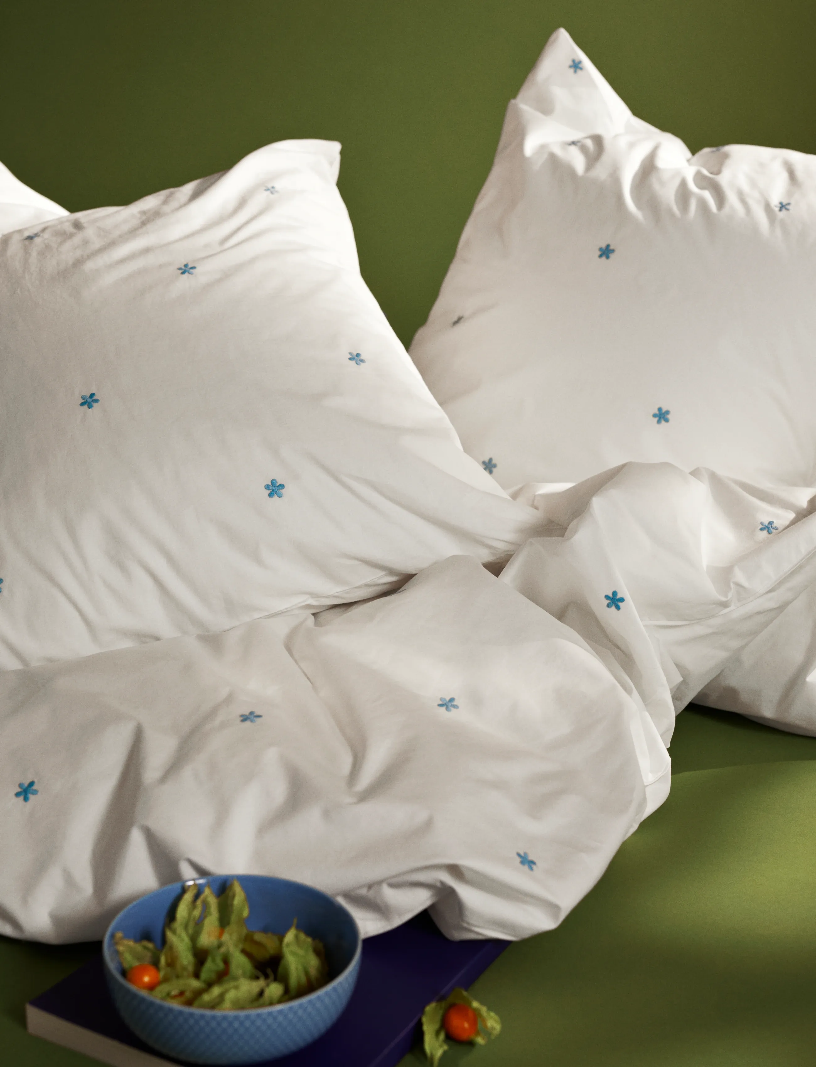 Juna Daisy Sengetøj 140X200 Cm Hvid/Lys Blå Dk, cm 60X63 cm, Bedtextiles, Weiß - Bed Sets, Homeware