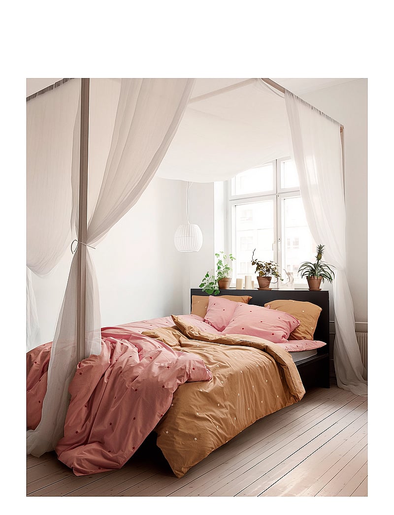 Juna - Daisy Bed linen 150x210 cm sand/white SE - vuodevaatteet - sand/white - 5