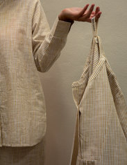 Juna - Monochrome Lines Sonja dress - koszulki do spania - ochre/white - 3