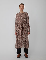 Just Female - Virginia dress - vidutinio ilgio suknelės - sketchy ikat aop - 2