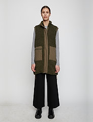Just Female - Cosmo vest - puffer vests - dark olive - 2