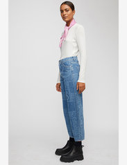 Just Female - Bold jeans 0110 - sirge säärega teksad - light blue scarf - 4