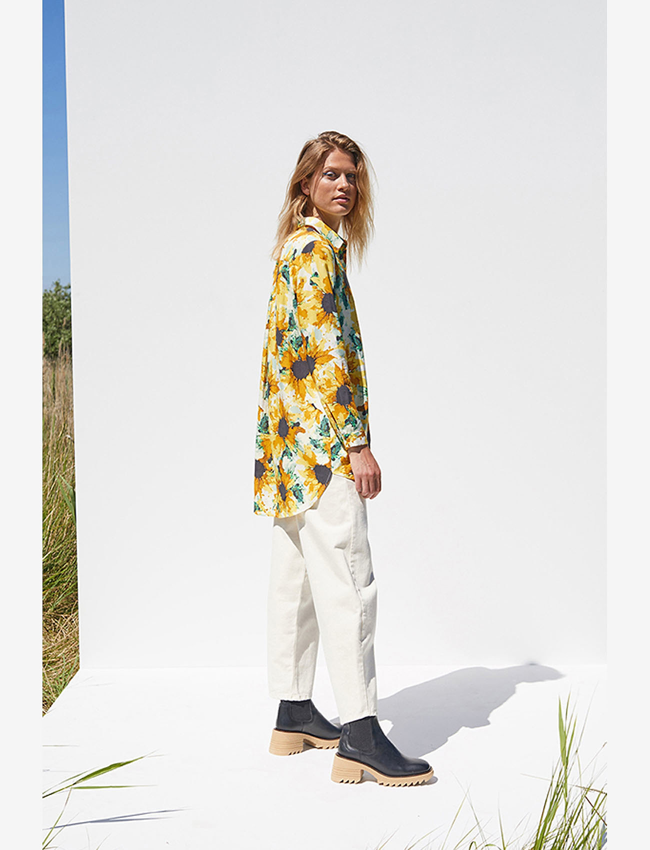 Just Female - Smooth shirt - sunflower yellow art - 4