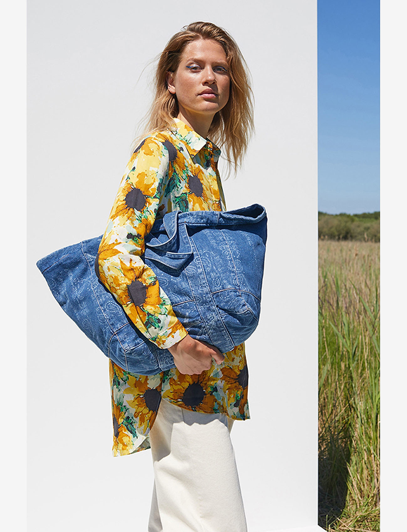 Just Female - Smooth shirt - sunflower yellow art - 5