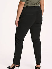 Kaffe Curve - KCjia Pants - slim fit trousers - black deep - 3