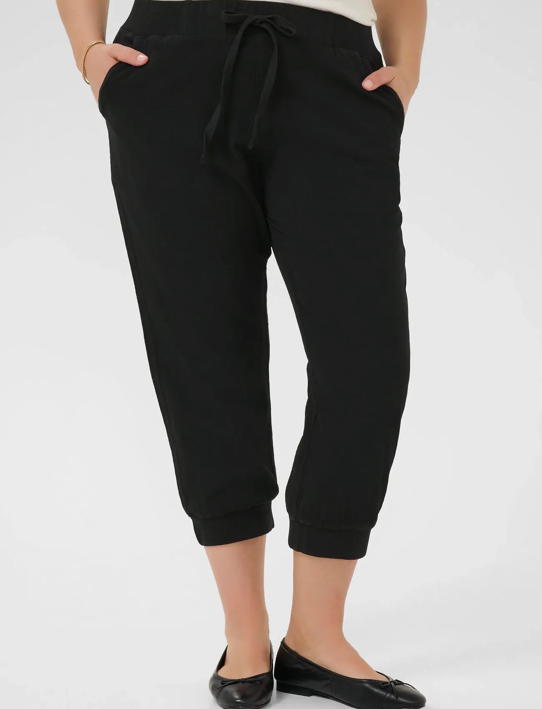 Black capri hot sale slacks