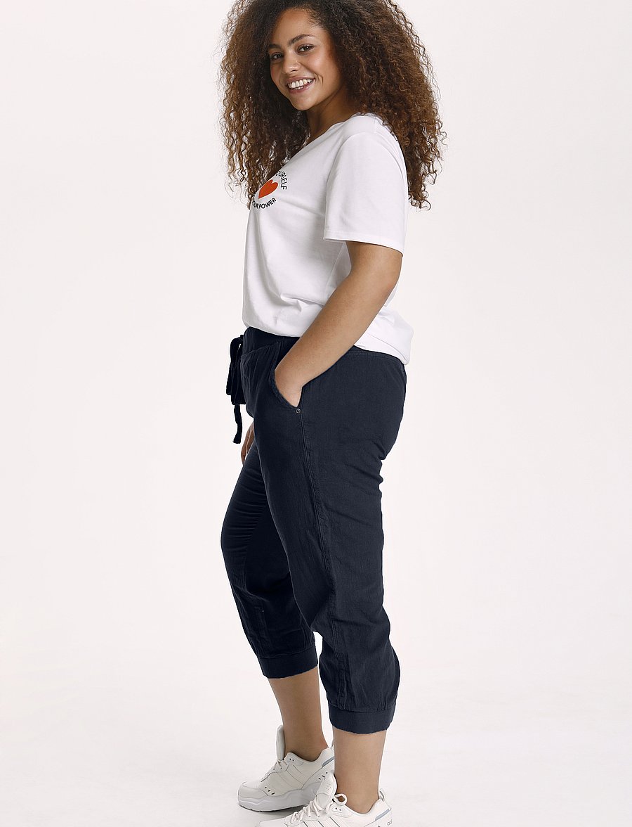 Kaffe Curve - KCnana Capri Pants - capri byxor - midnight marine - 3