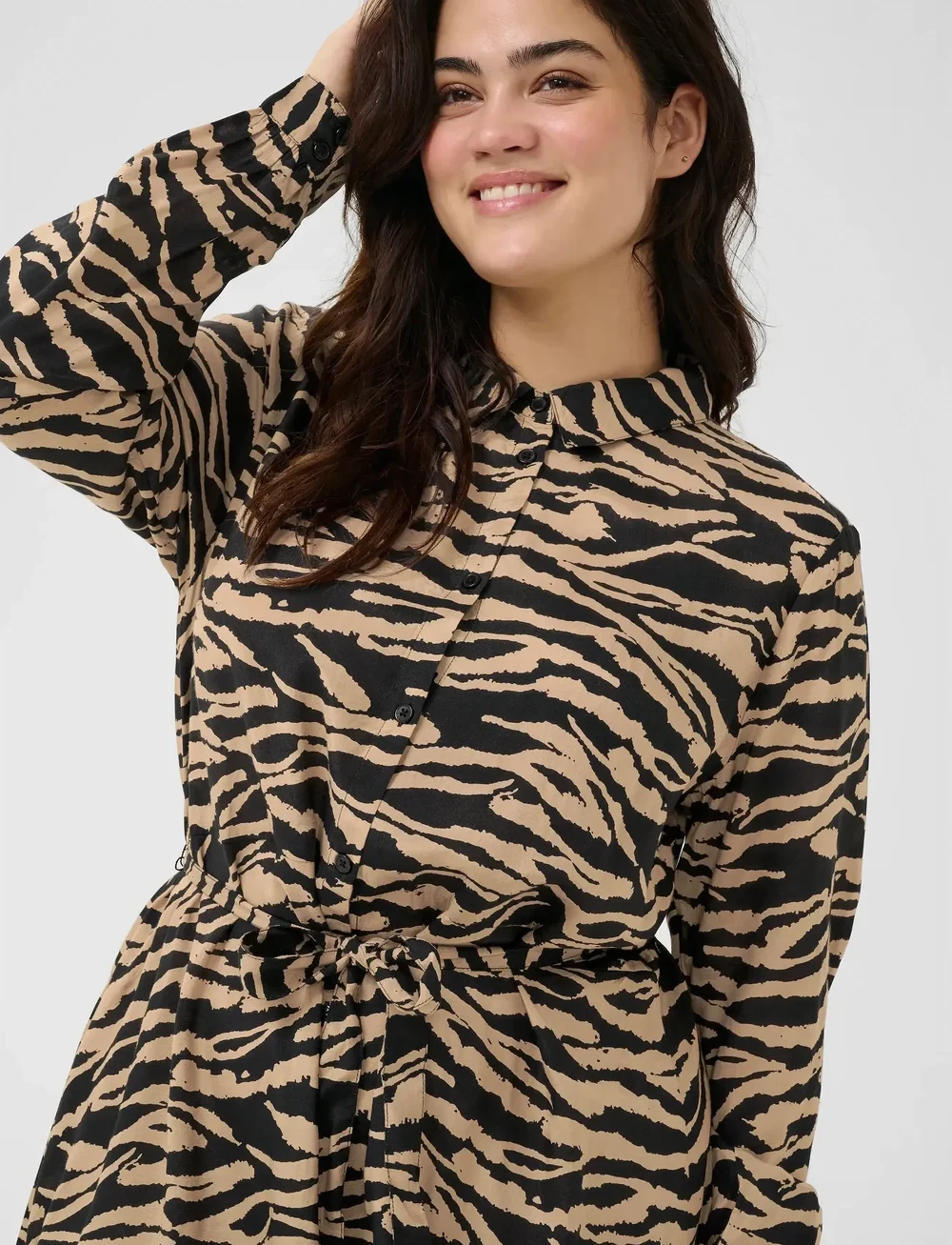 Kaffe Curve - KColivia Dress - sukienki koszulowe - black deep/nomad print - 4