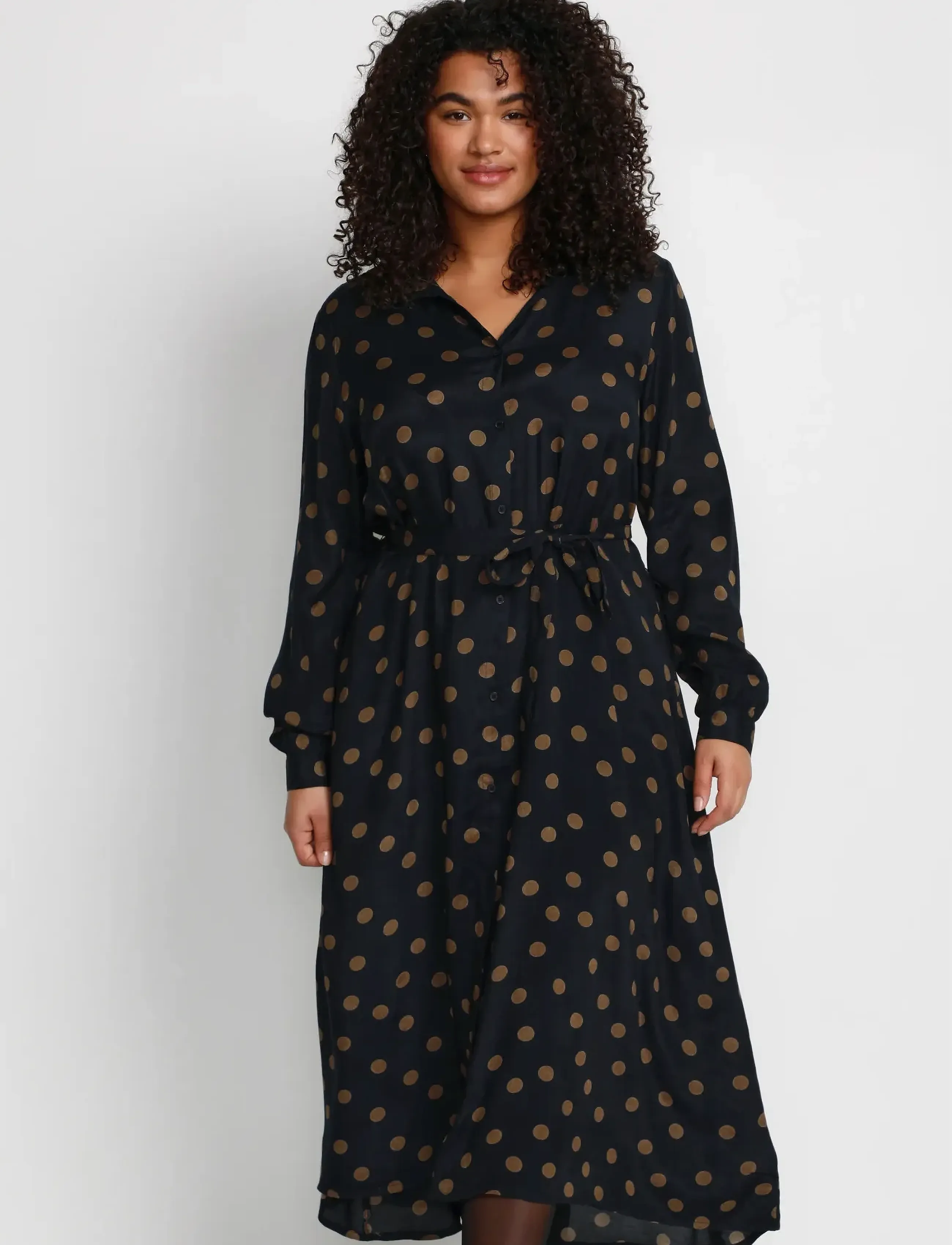 Kaffe Curve KColivia Dress - Skjortekjoler - BLACK WITH MUSTANG DOT / blue