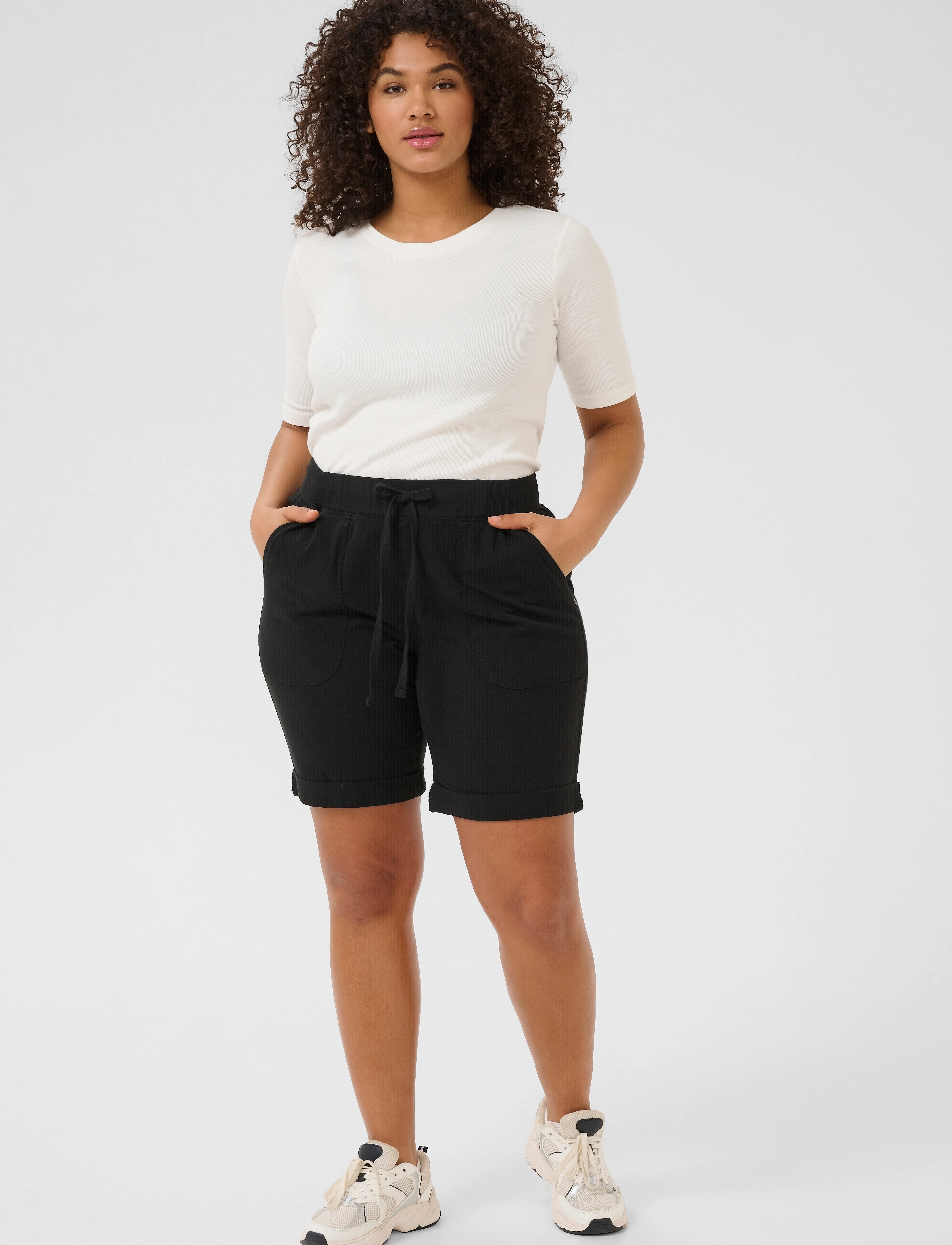 Kaffe Curve - KCnana Shorts - freizeitshorts - black deep - 3