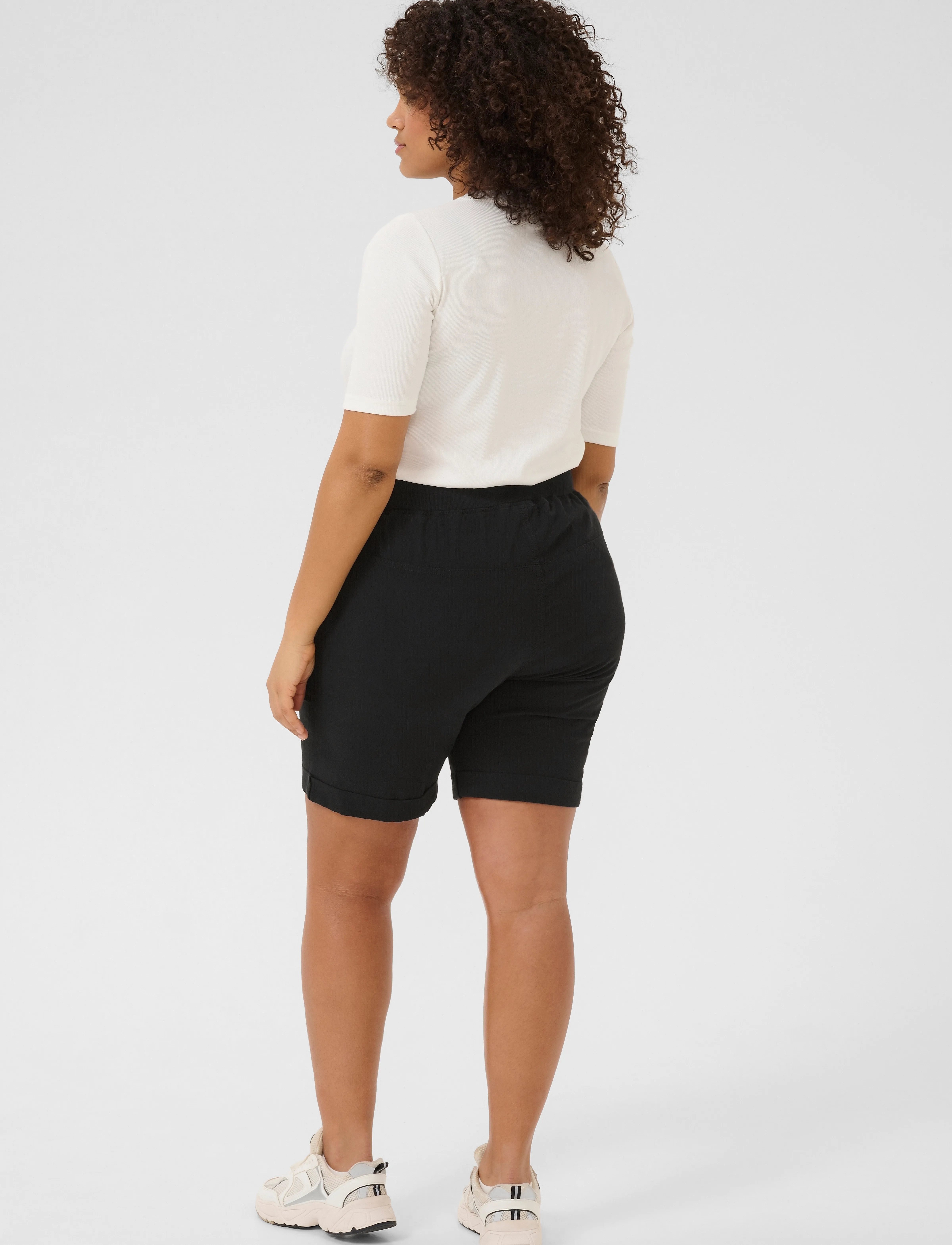 Kaffe Curve - KCnana Shorts - freizeitshorts - black deep - 4