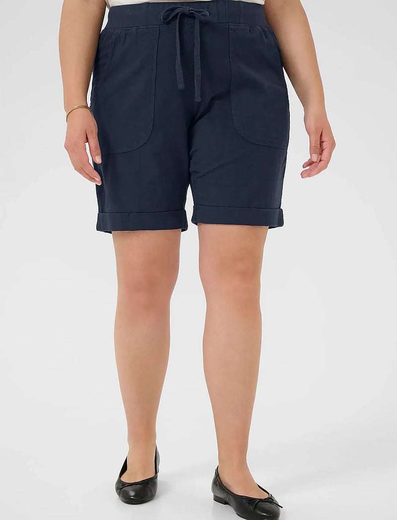 Kaffe Curve - KCnana Shorts - casual shorts - midnight marine - 0