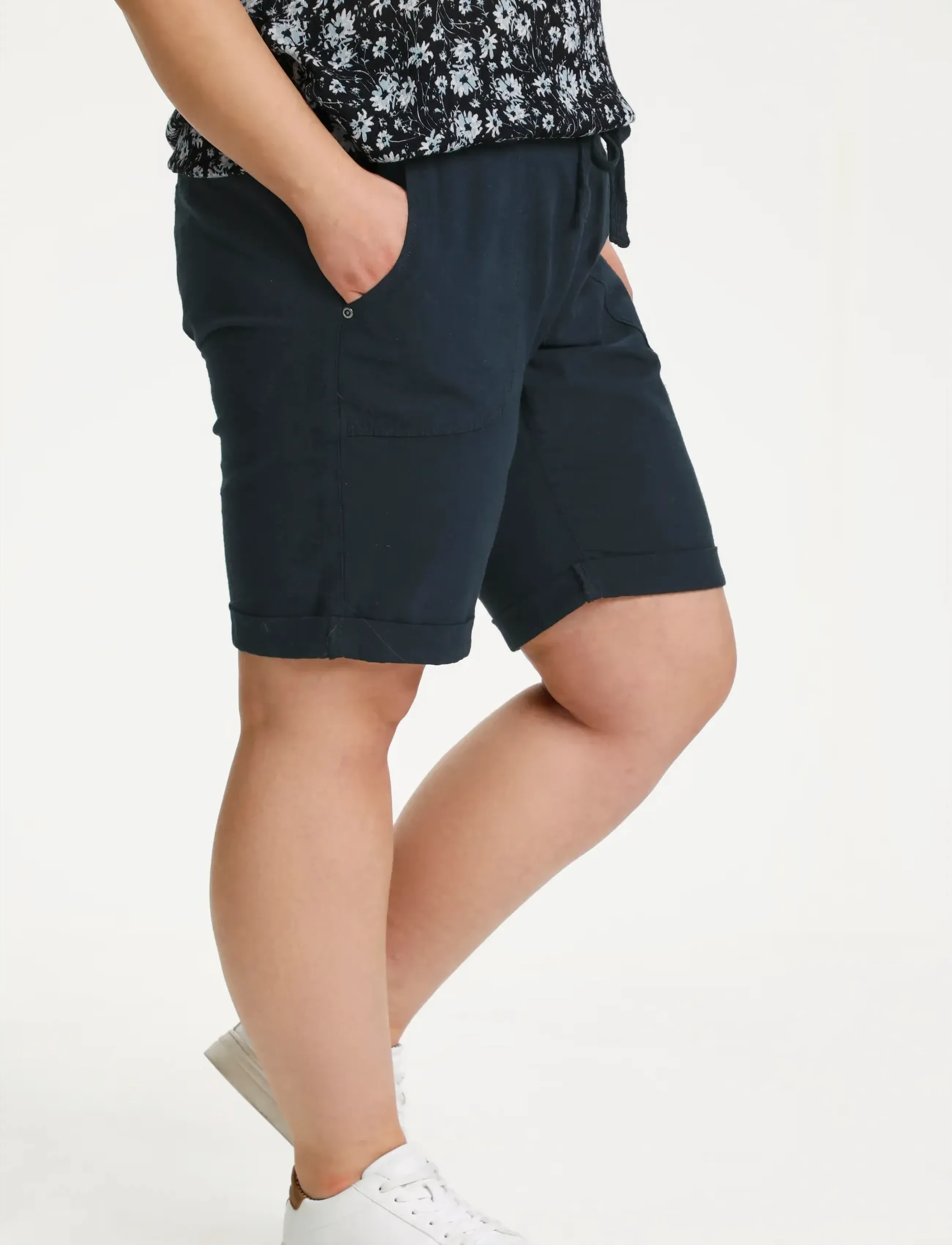Kaffe Curve - KCnana Shorts - casual shorts - midnight marine - 5