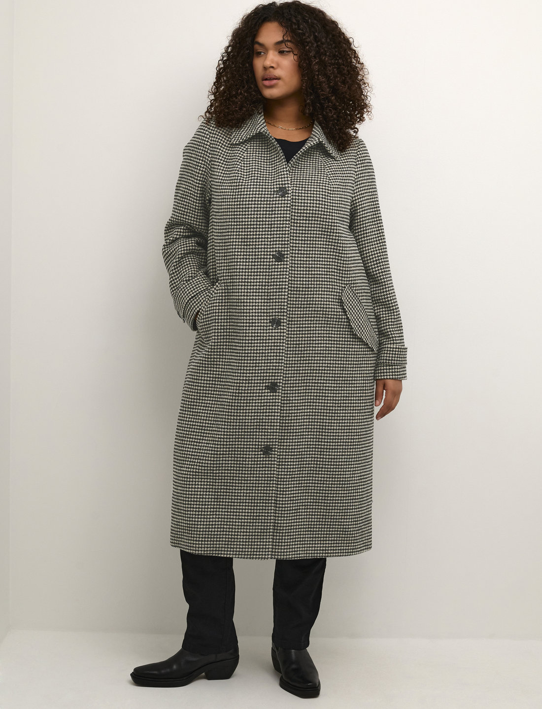 Curve top winter coats