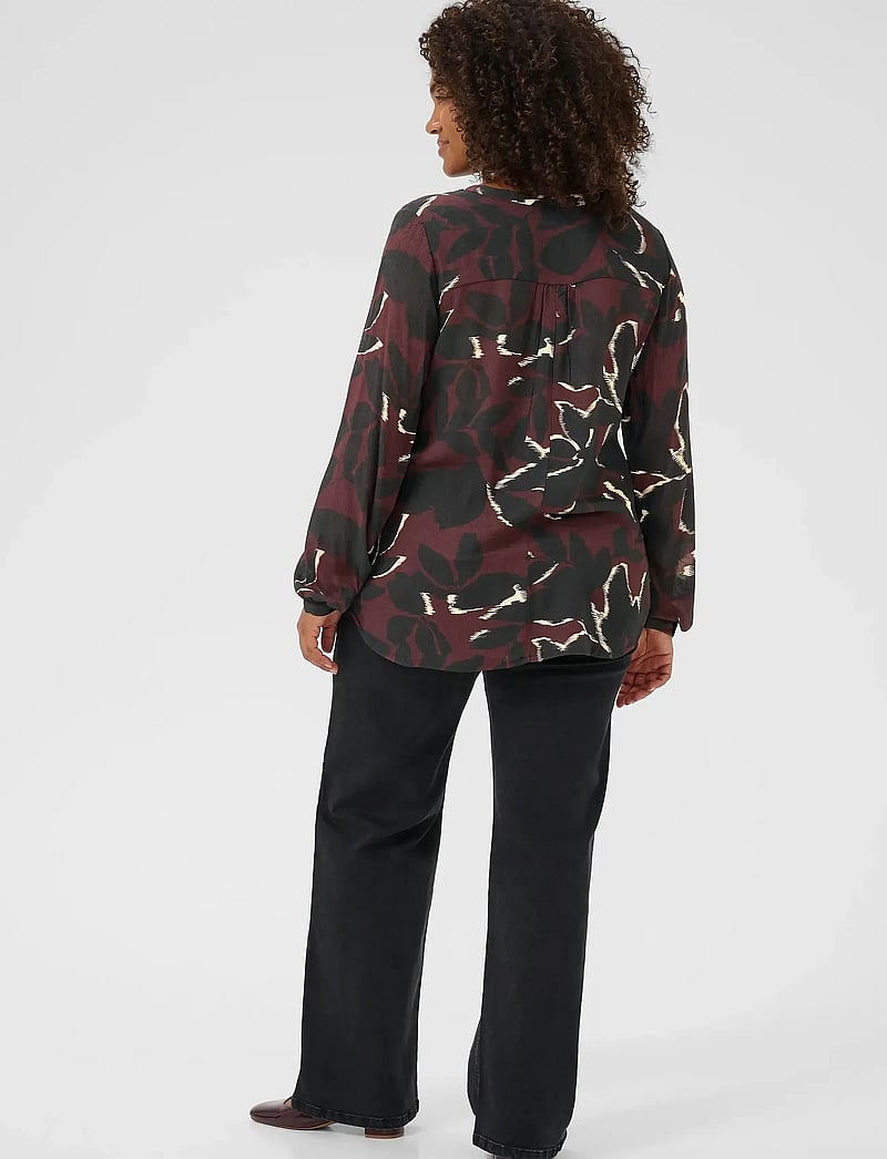 Kaffe Curve - KCami LS Blouse Printed - langärmlige blusen - windsor wine/black flower - 4