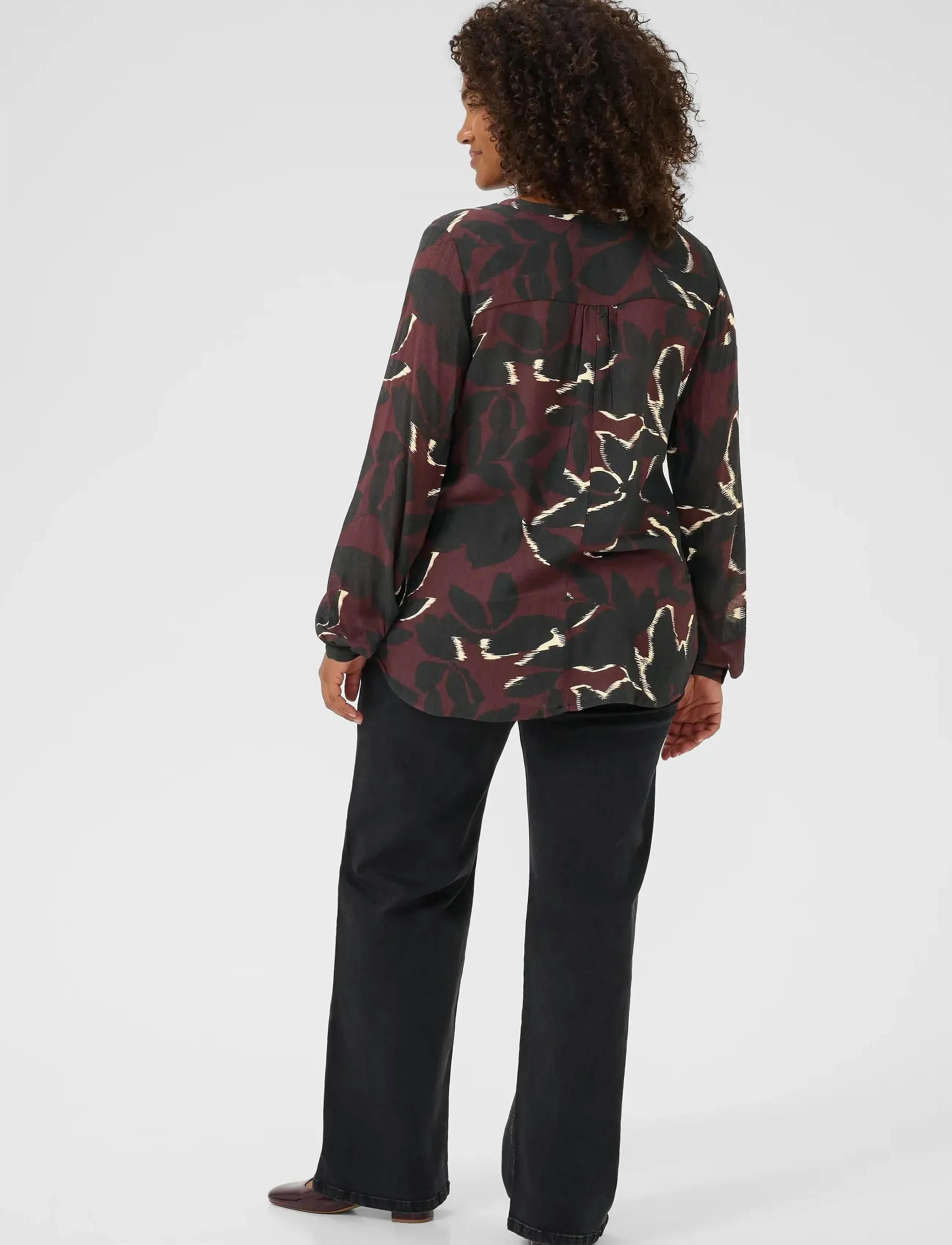 Kaffe Curve - KCami LS Blouse Printed - blūzes ar garām piedurknēm - windsor wine/black flower - 4