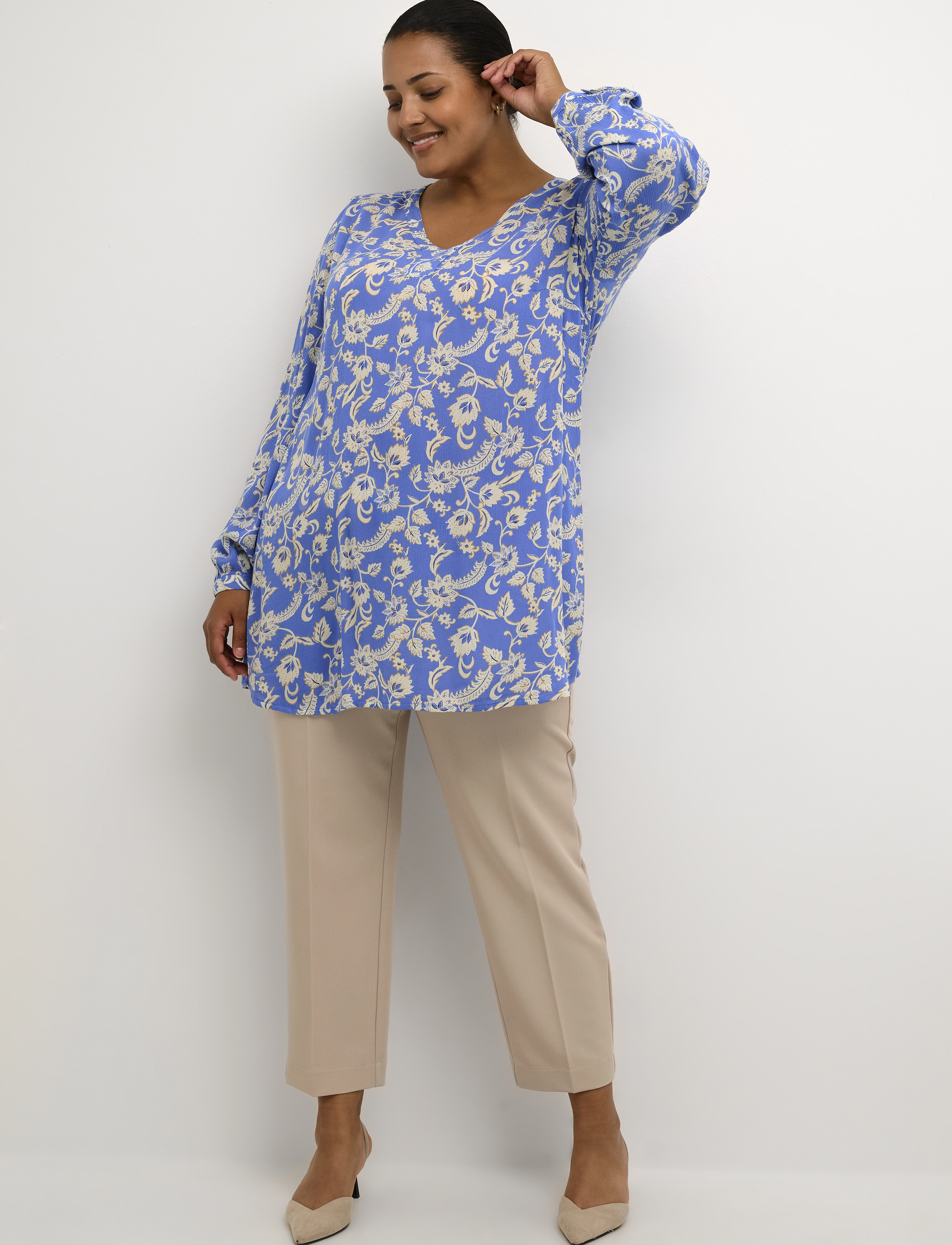 Kaffe Curve - KCami LS Tunic Printed - ultramarine/white flower - 3