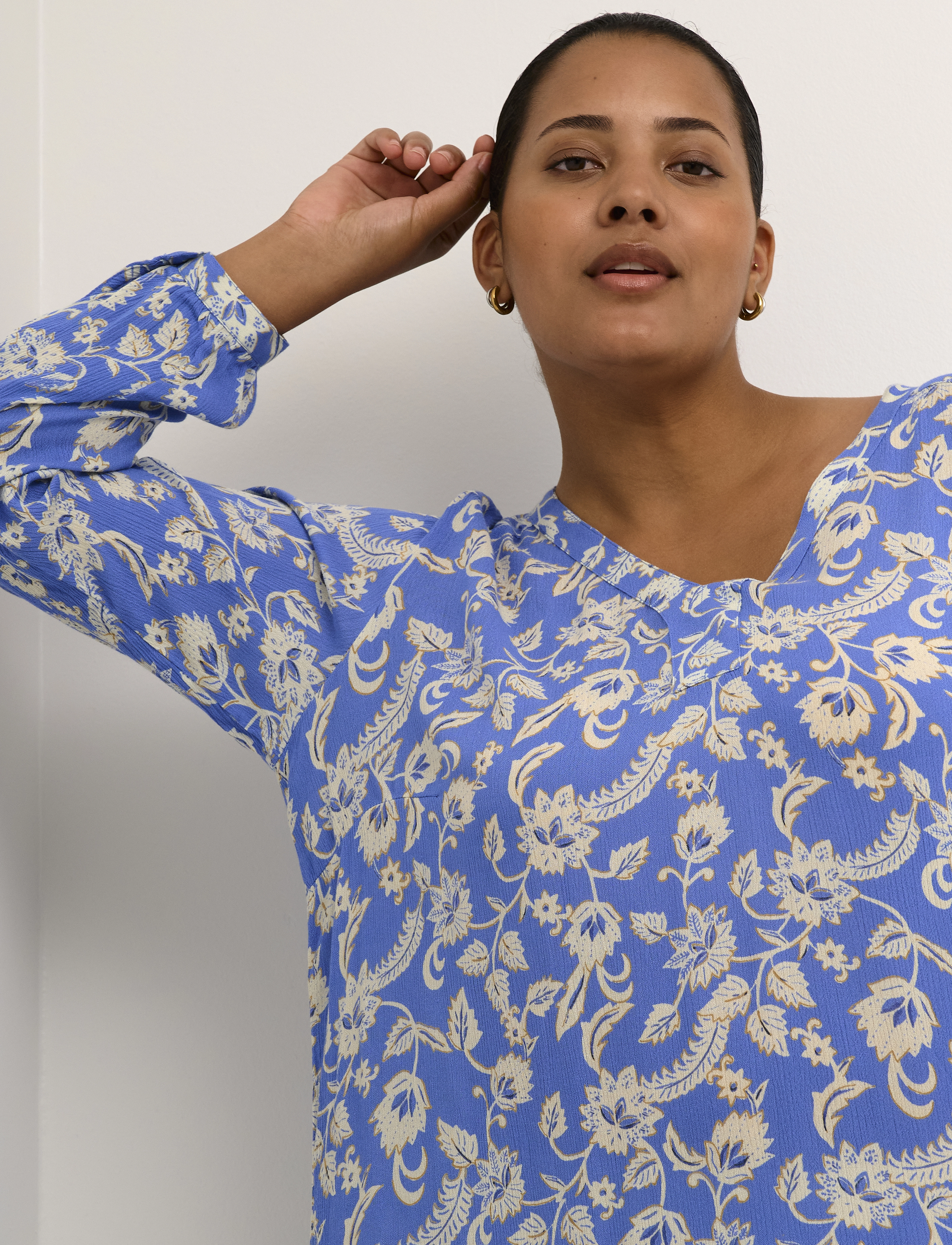 Kaffe Curve - KCami LS Tunic Printed - ultramarine/white flower - 5