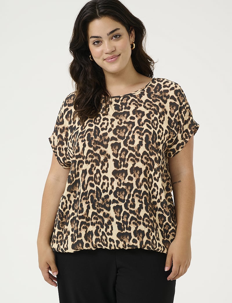 Kaffe Curve - KCami Stanley Printed - kurzämlige blusen - naturel leopard print - 0