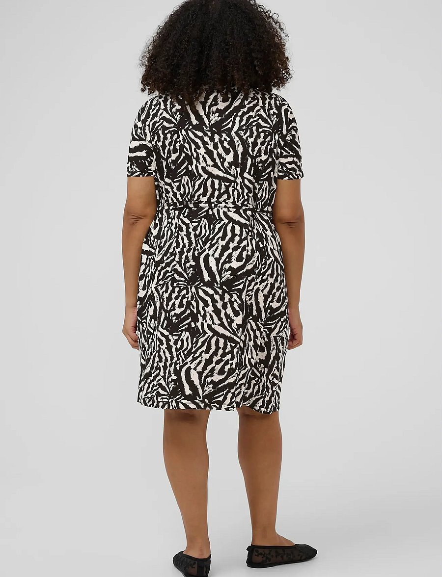 Kaffe Curve - KCmella Jersey Dress - sommerkleider - black deep/chalk s animal - 4