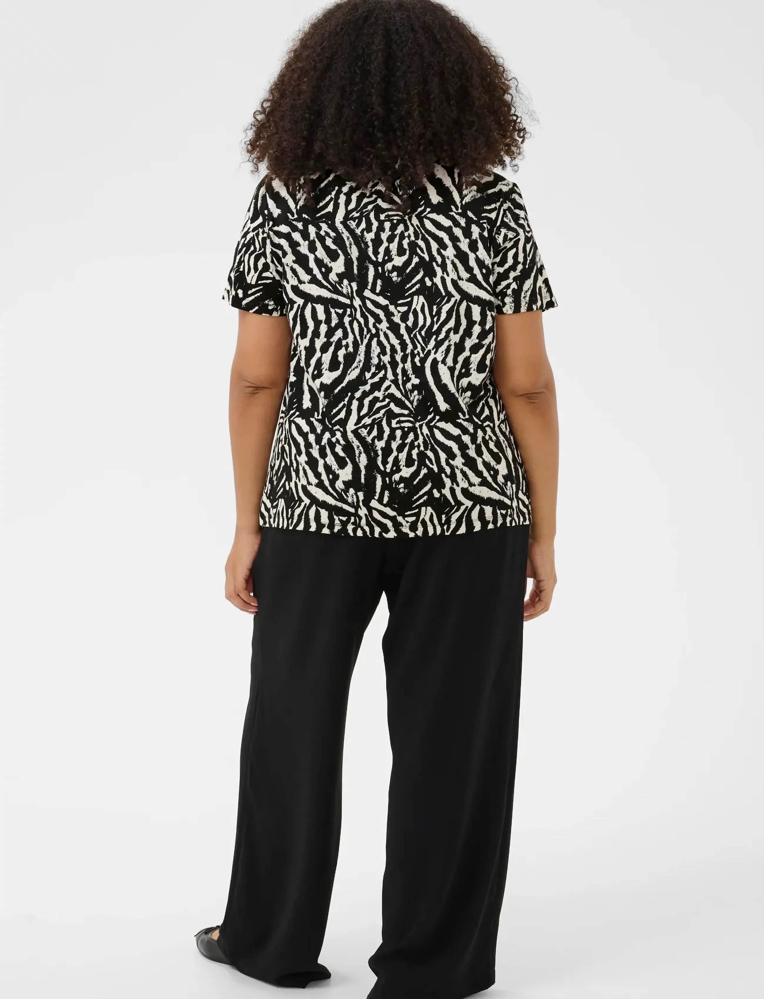 Kaffe Curve KCmella Jersey Blouse - Blouses - BLACK DEEP/CHALK S ANIMAL / black