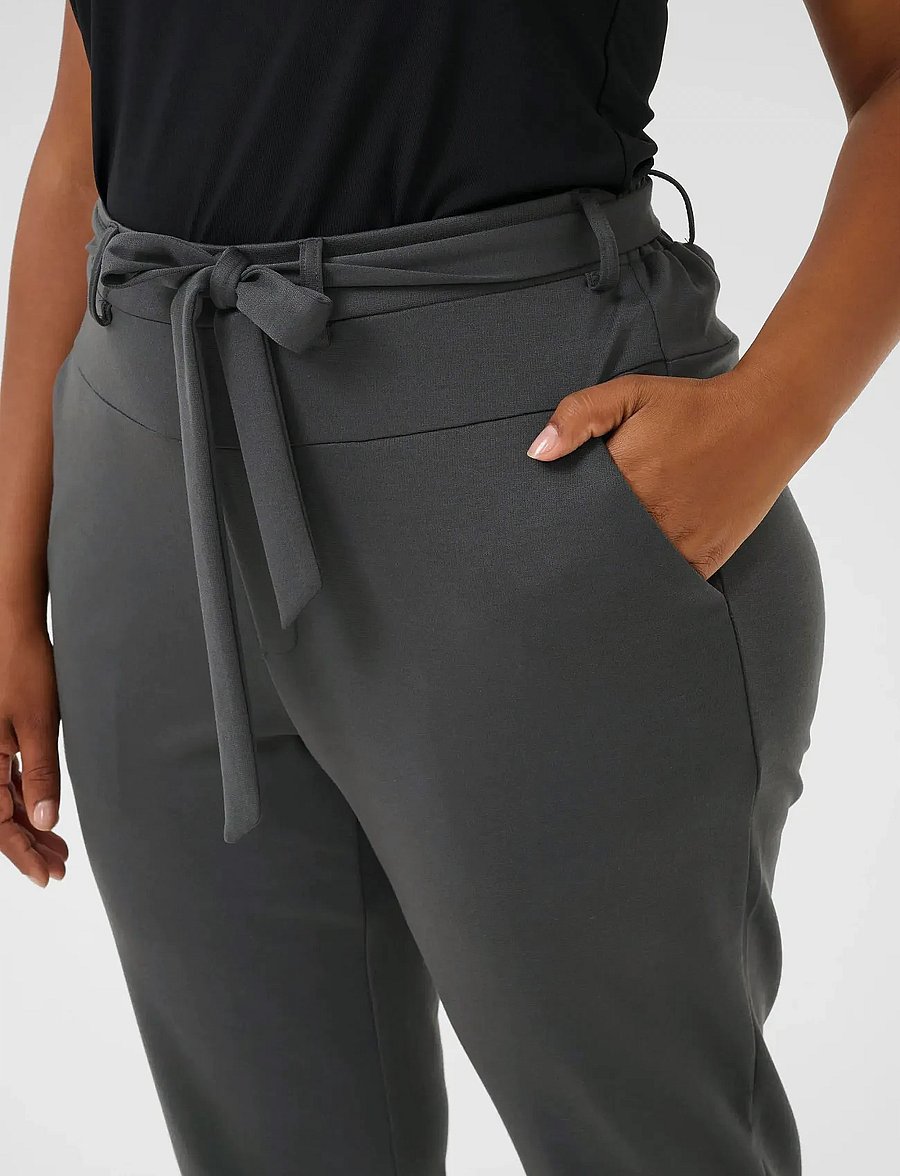 Kaffe Curve - KCjenna Belt Pant - slim-fit hosen - black oyster - 5