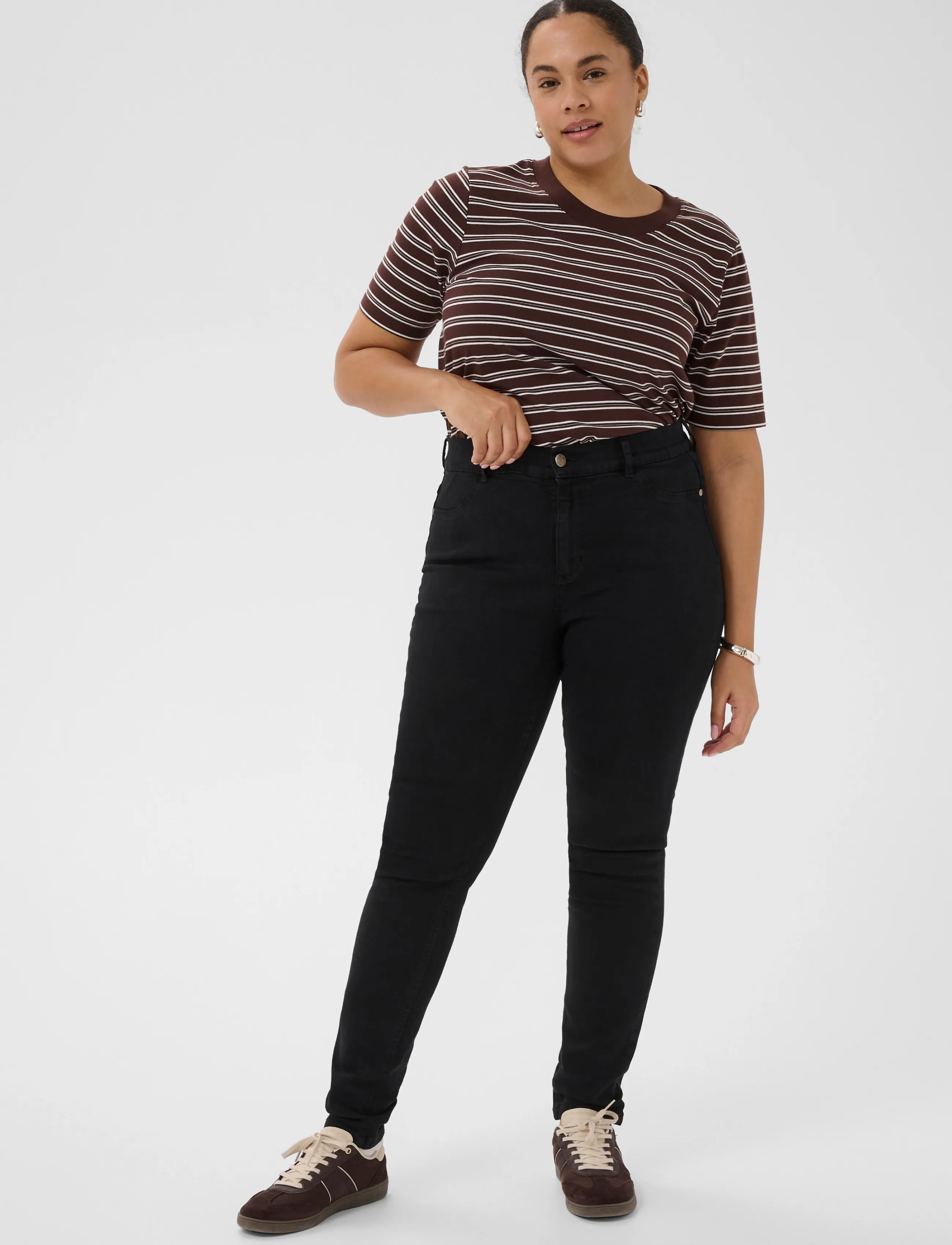 Kaffe Curve - KClaurina Jeans - slim fit jeans - washed black denim - 3