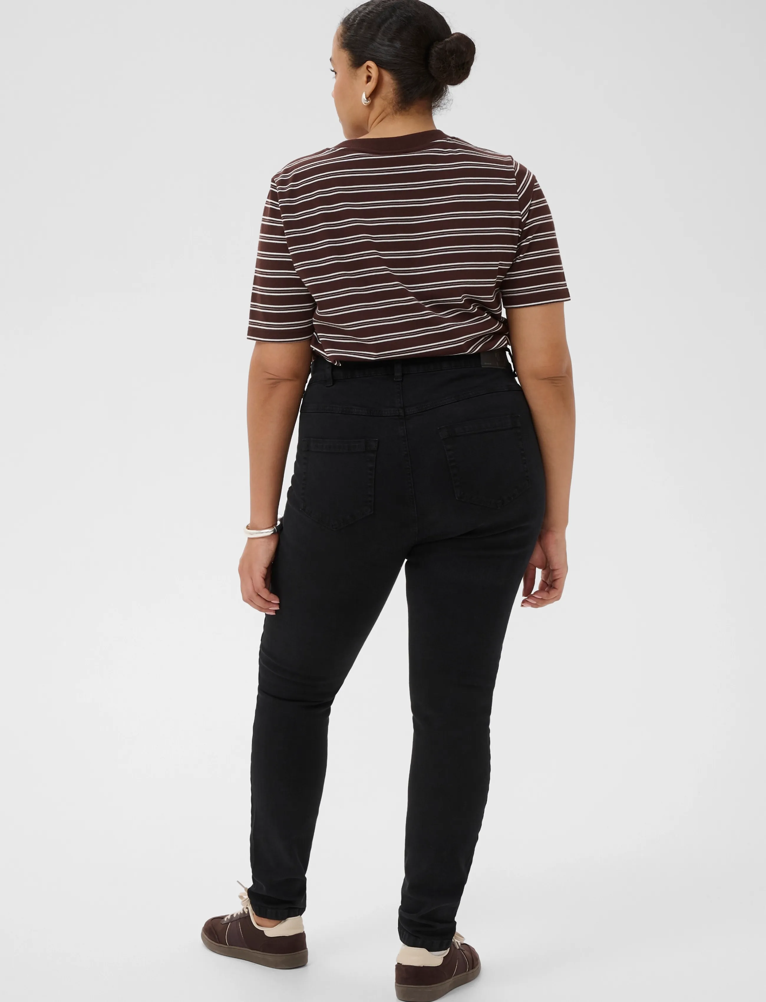 Kaffe Curve - KClaurina Jeans - slim fit jeans - washed black denim - 4