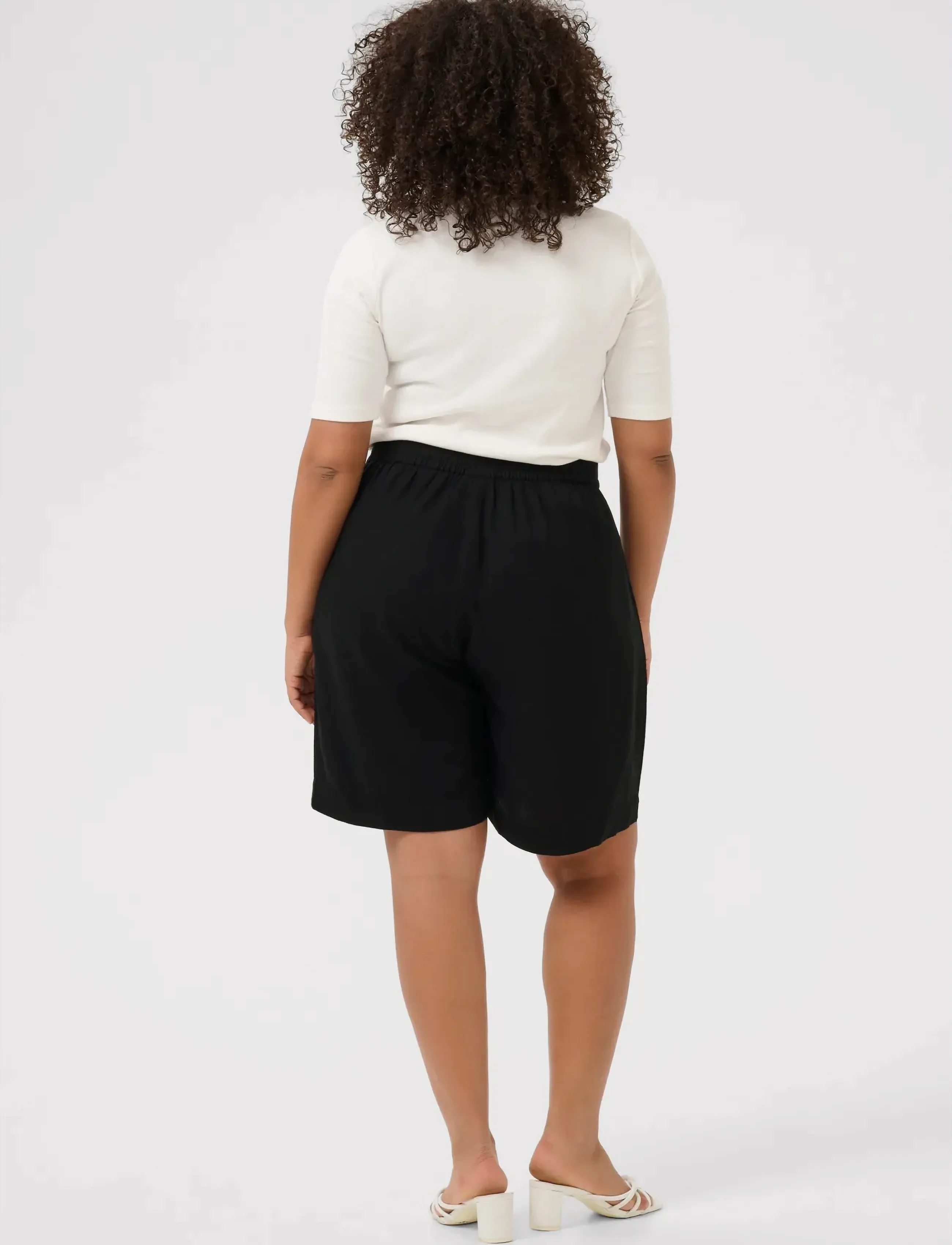 Kaffe Curve - KCmille Shorts - collegeshortsit - black deep - 4