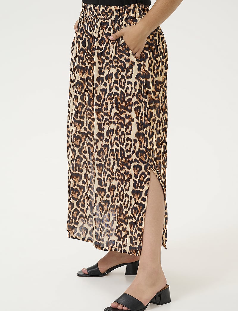 Kaffe Curve - KCedina Ami Skirt - midi-röcke - naturel leopard print - 0