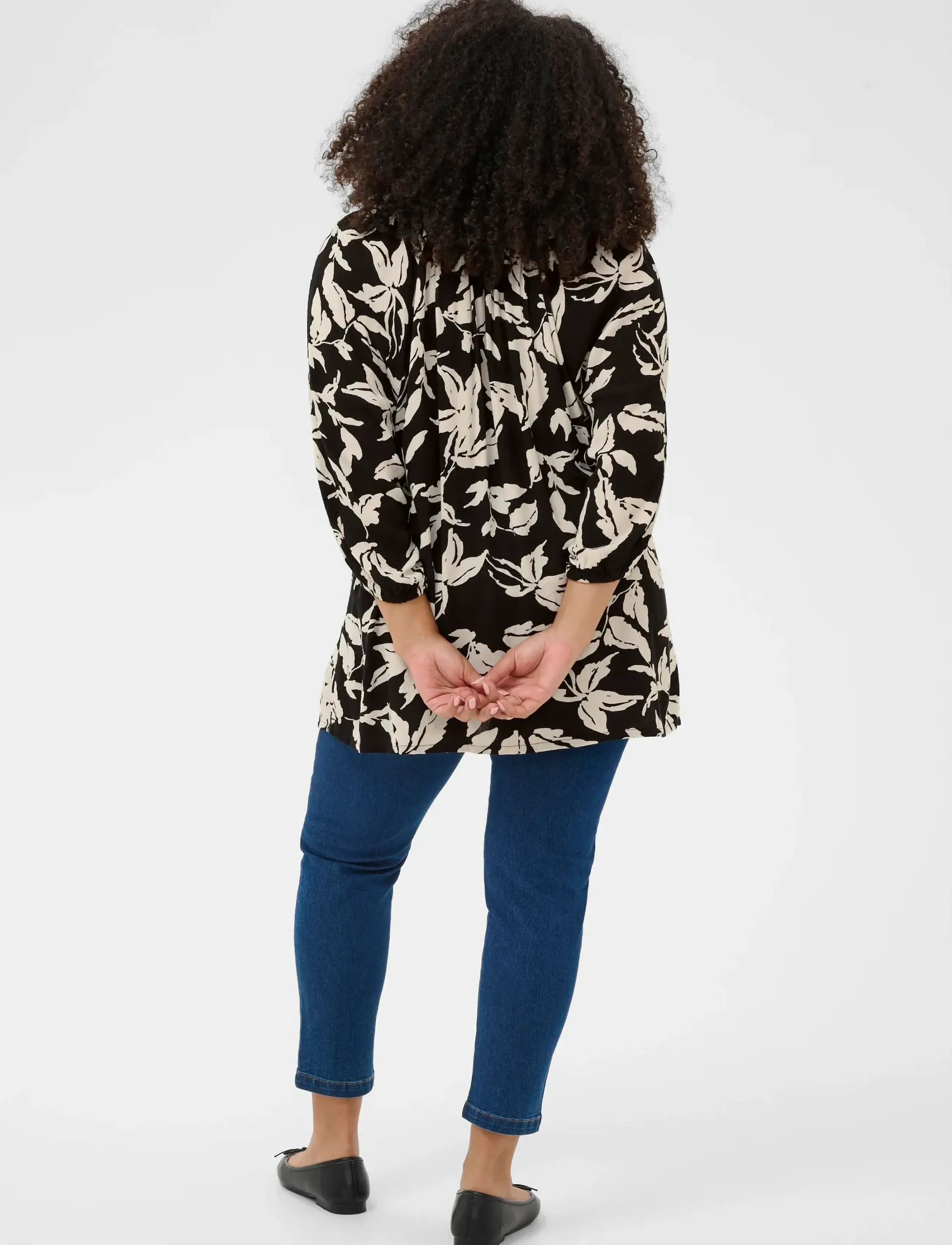 Kaffe Curve - KCtrine Ami Blouse - langærmede bluser - black chalk leaves - 3