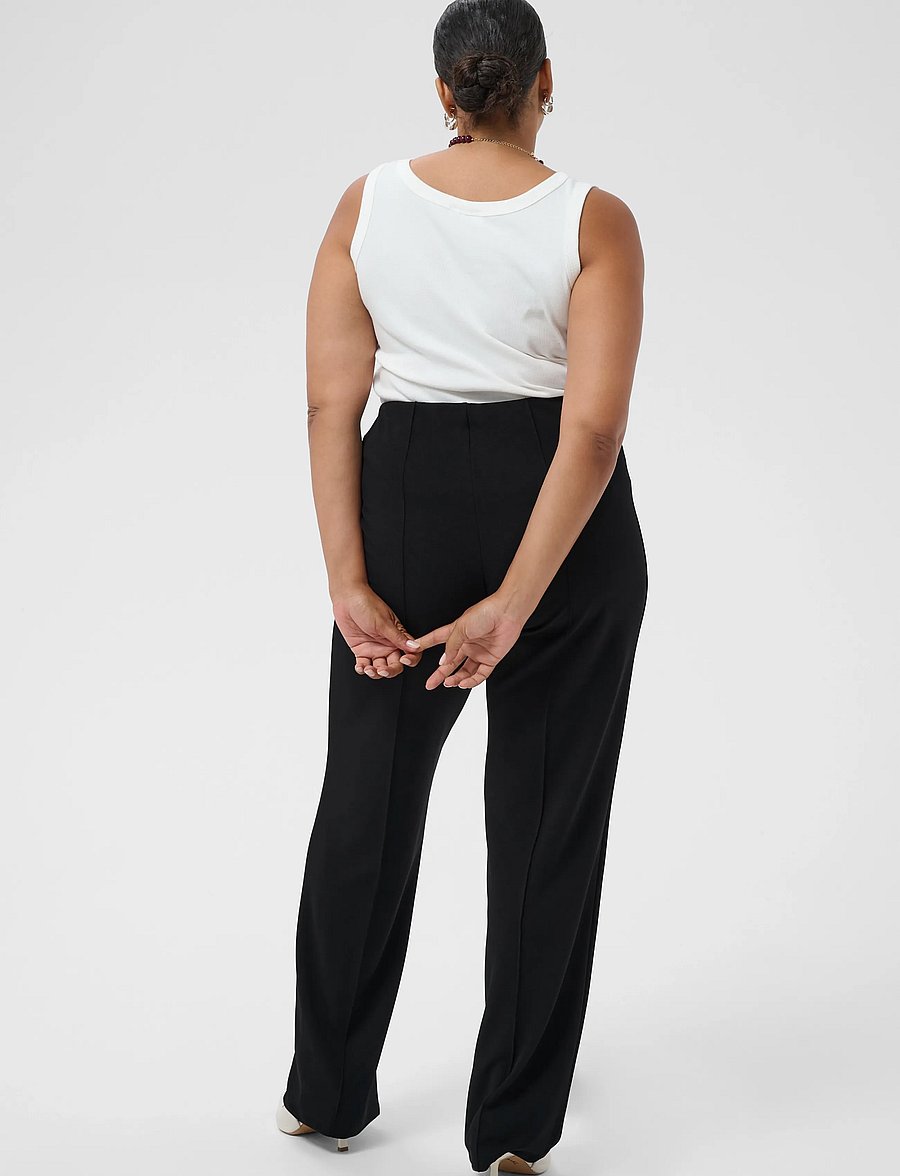 Kaffe Curve - KCathena Pants - capri bukser - black deep - 4