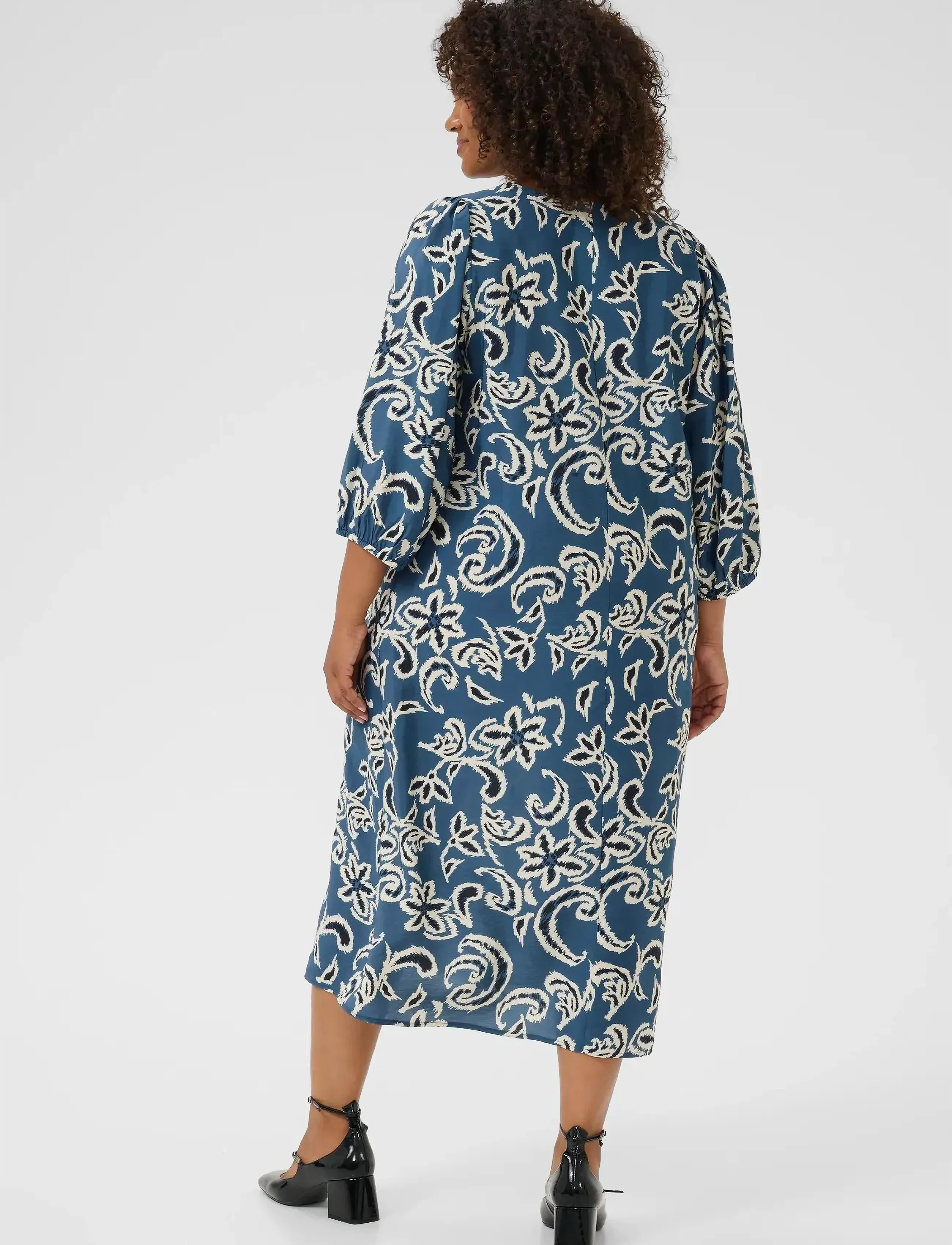 Kaffe Curve - KCmahlia Dress - sommerkjoler - bering sea/white paisley - 3