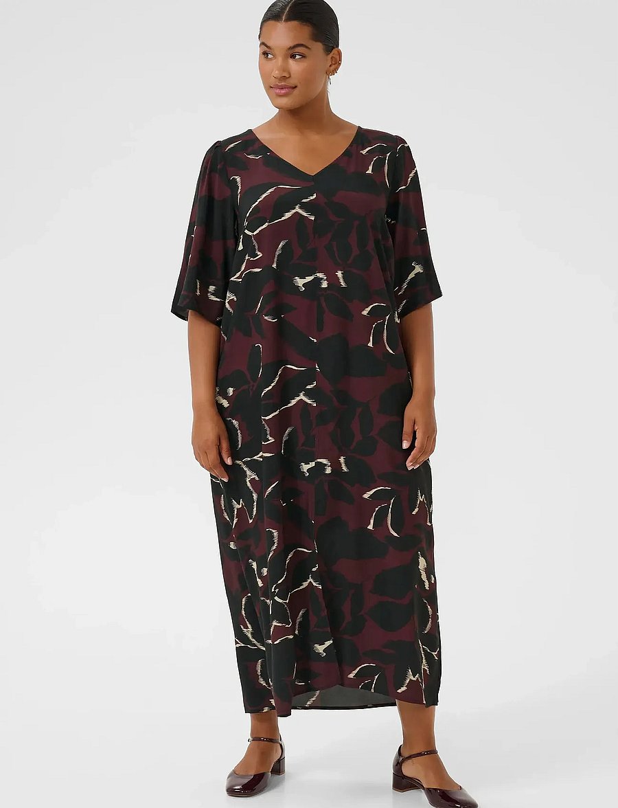Kaffe Curve - KCmilana Dress - t-shirt dresses - windsor wine/black flower - 0