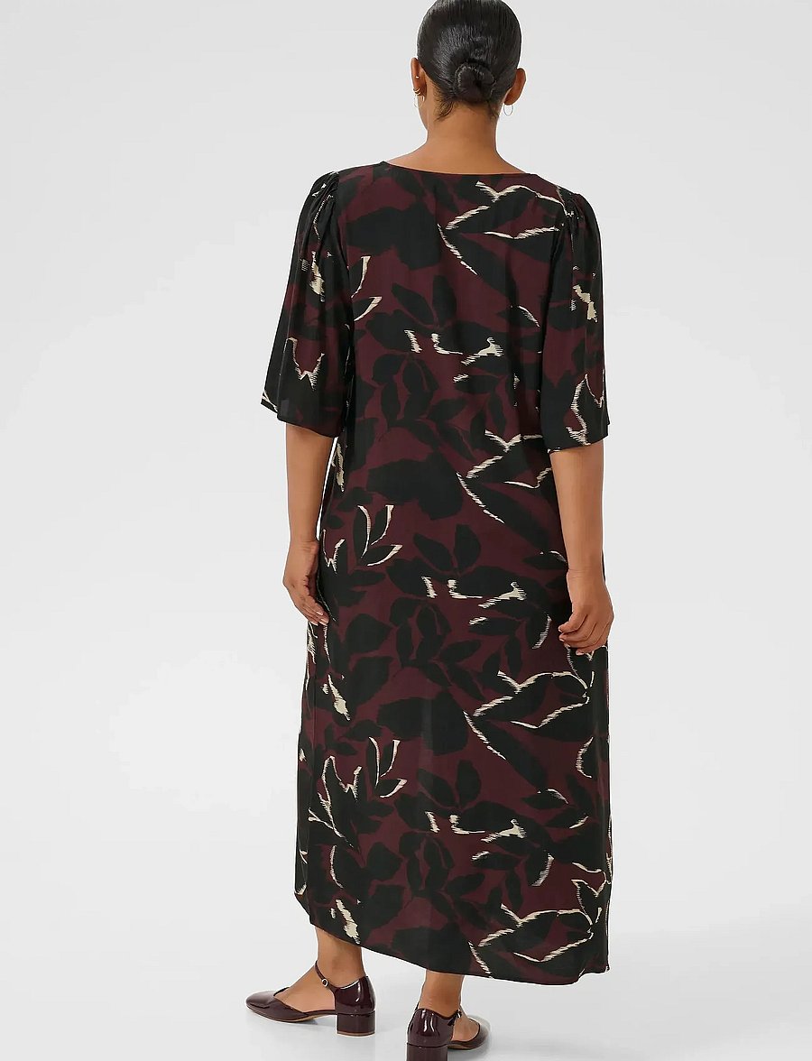 Kaffe Curve - KCmilana Dress - t-shirt dresses - windsor wine/black flower - 3