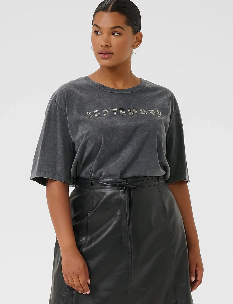 Kaffe Curve - KCserina T-Shirt - t-shirts - washed dark grey - 0