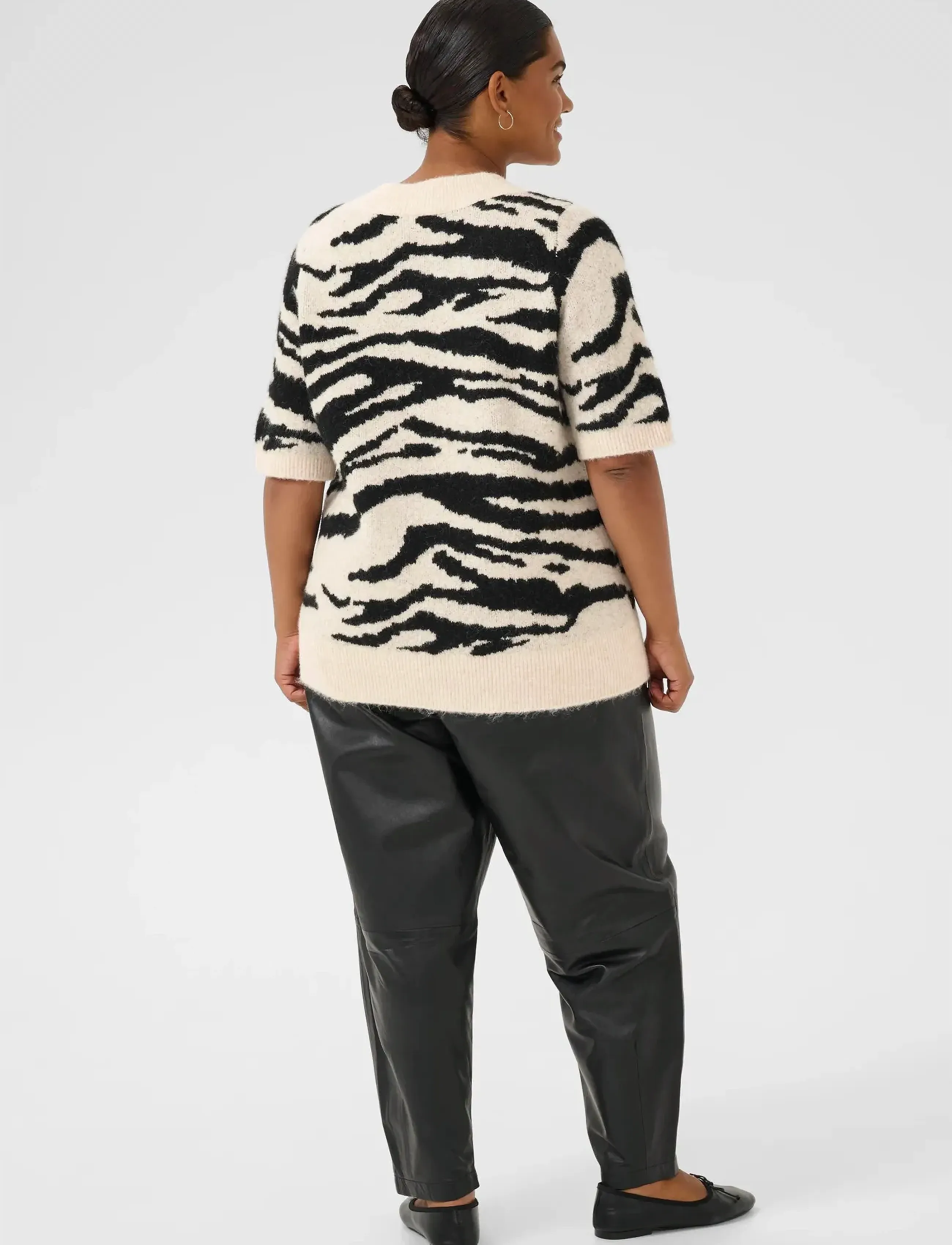Kaffe Curve - KCsandia Pullover - cardigans - turtledove/black animal - 4