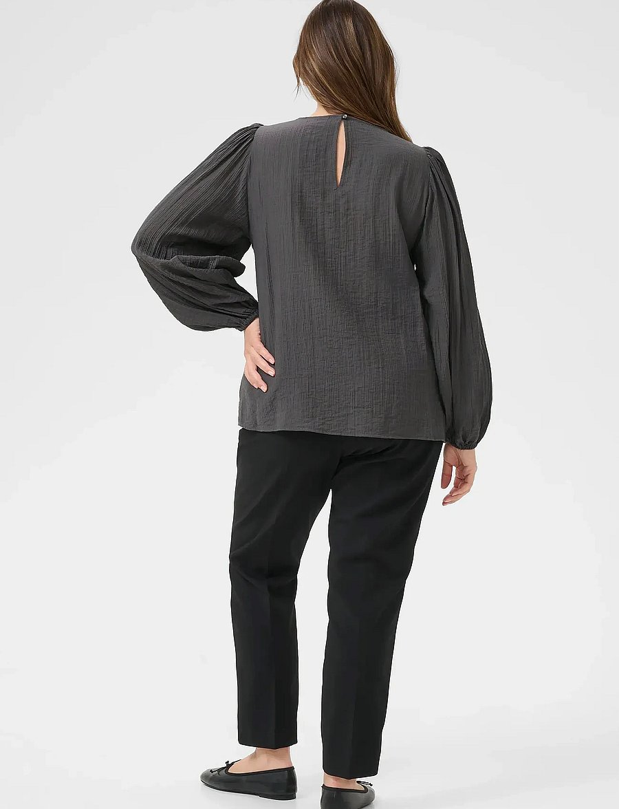 Kaffe Curve - KCviva Blouse - langærmede bluser - black oyster - 4