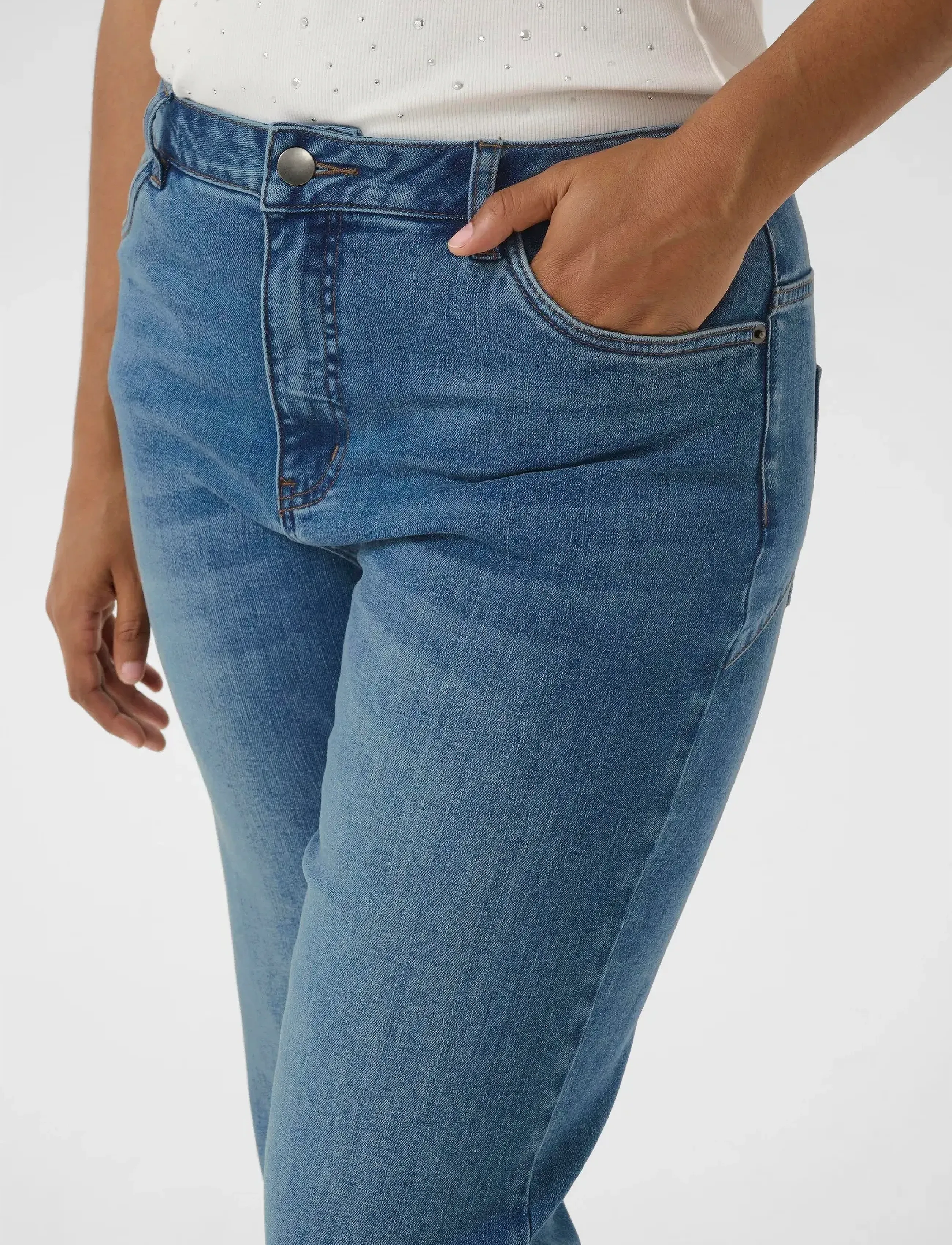 Kaffe Curve - KCflora Flared Full Lenght Jeans - schlaghosen - medium blue denim - 5
