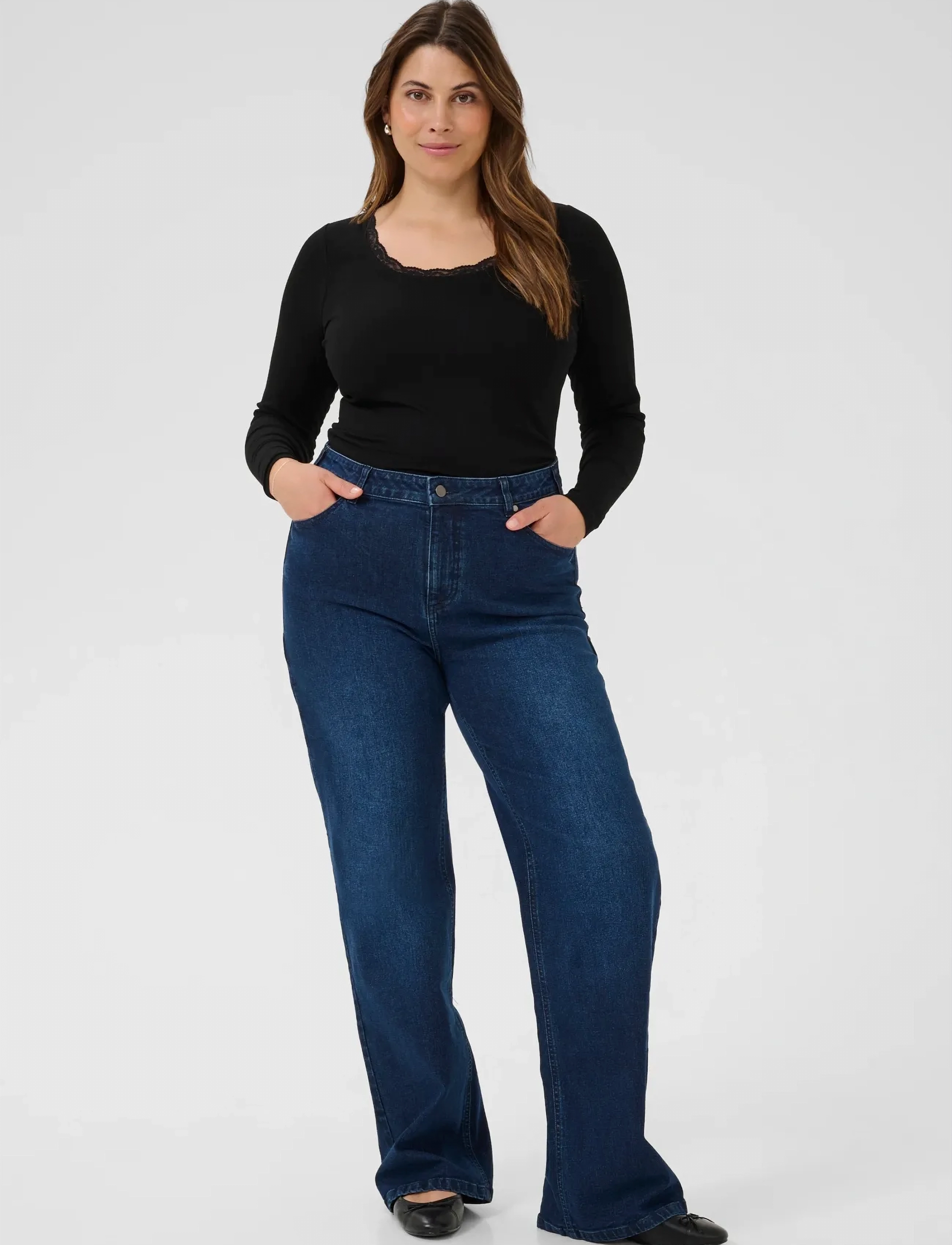 Kaffe Curve - KCflora Flared Full Lenght Jeans - utsvängda jeans - dark blue denim - 3