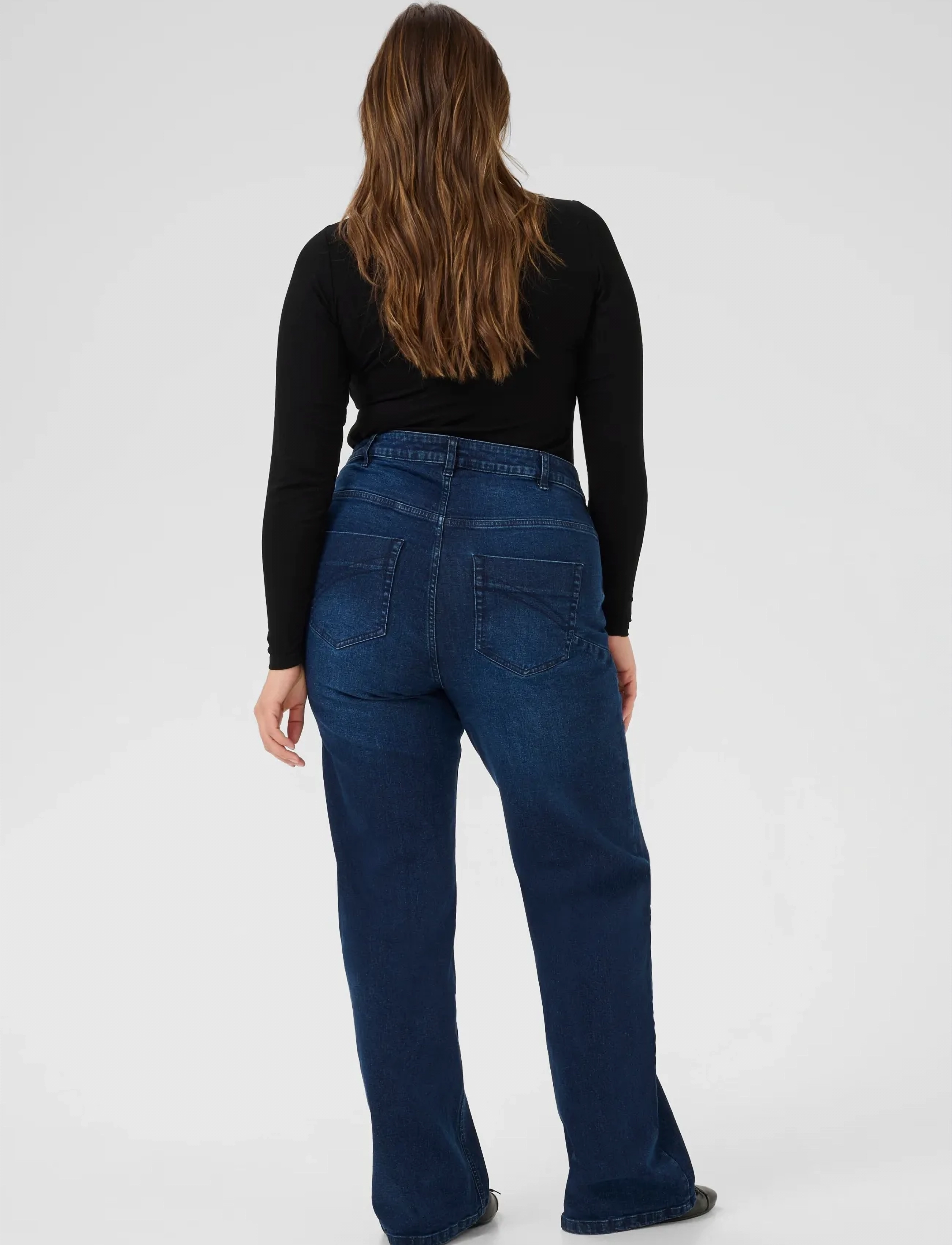 Kaffe Curve - KCflora Flared Full Lenght Jeans - utsvängda jeans - dark blue denim - 4