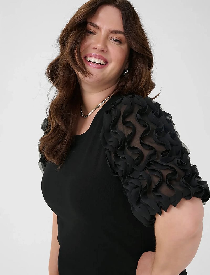 Kaffe Curve - KClucinda Frill T-Shirt - t-shirts - black deep - 5